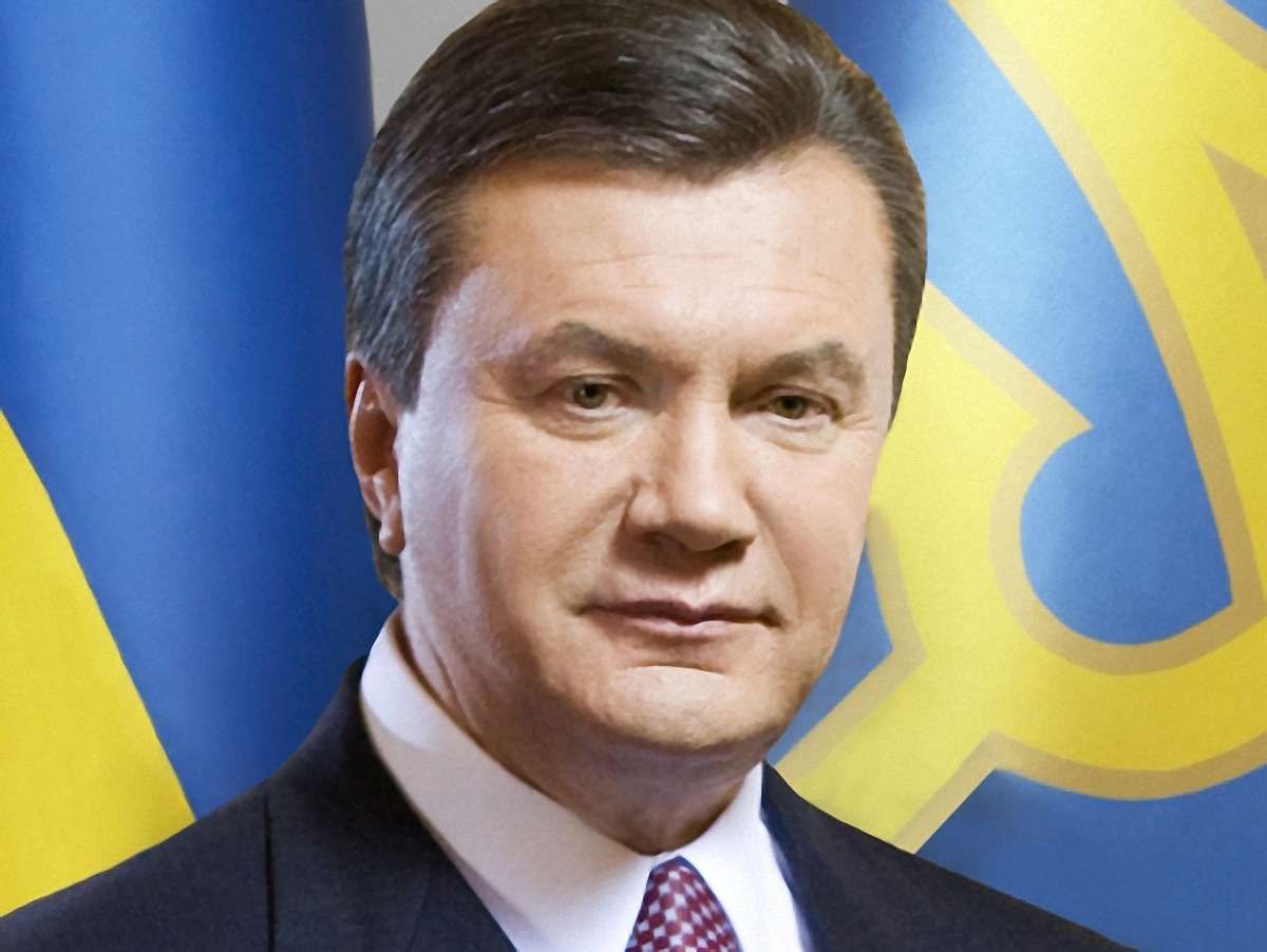 Янукович: Державний прапор згуртовує українців