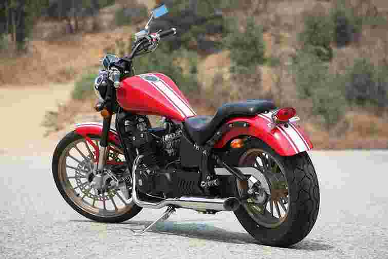 На вулиці Личаківській авто збило мотоцикліста