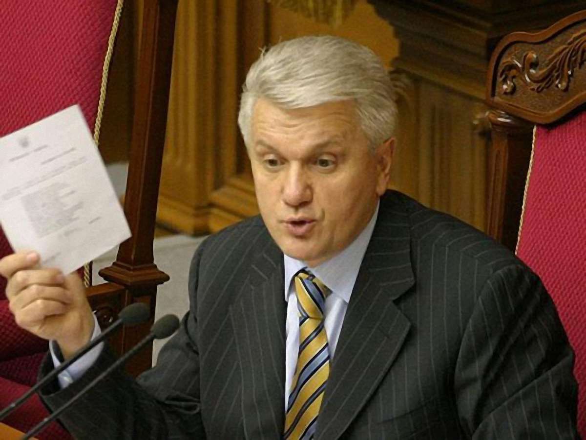 Литвин пояснив, чому підписав закон про мови