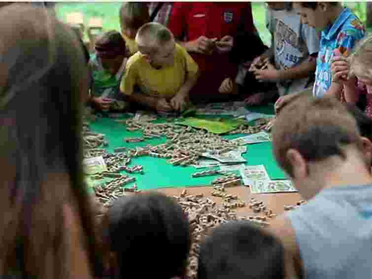 Діти будують майбутнє держави, треба про них дбати, - бізнесмен