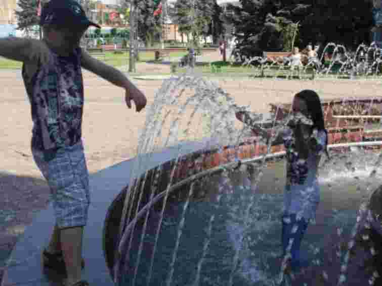 Неділя в Україні буде спекотною