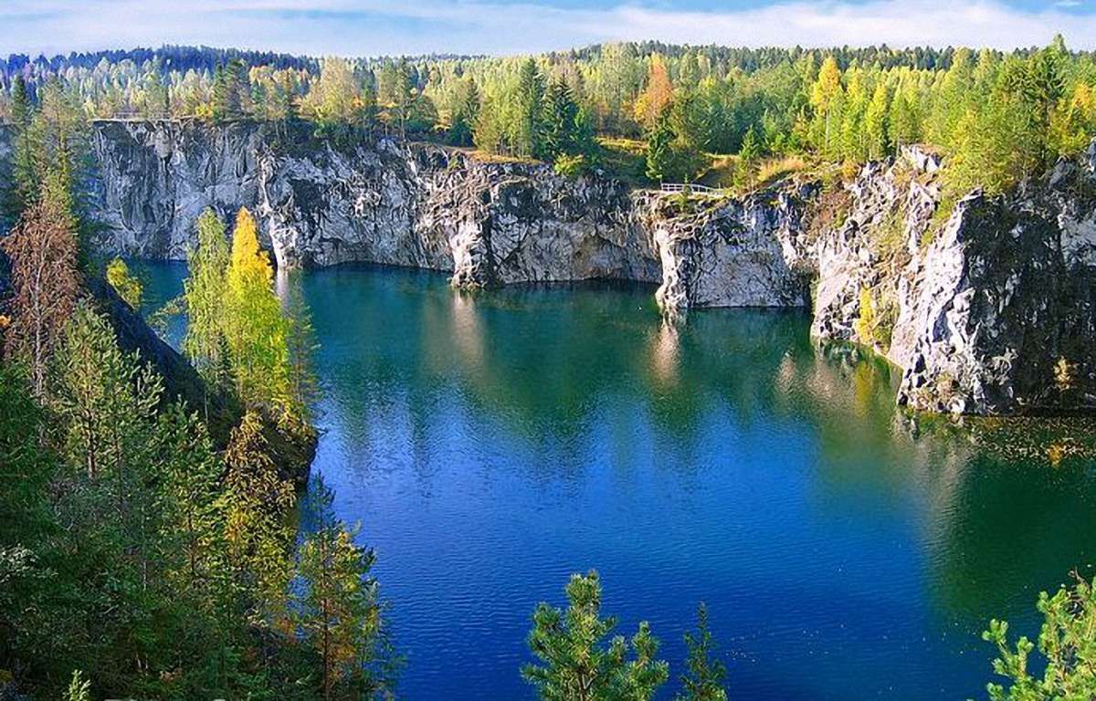 Шістьох українців, які заблукали в Карелії, знайшли
