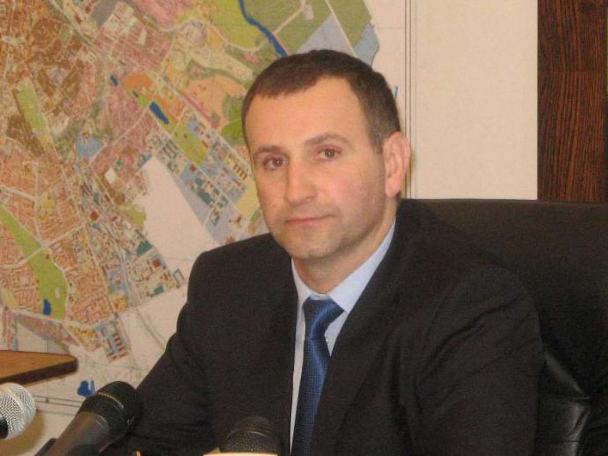 Секретар міськради Чернівців використовував посаду для агітації
