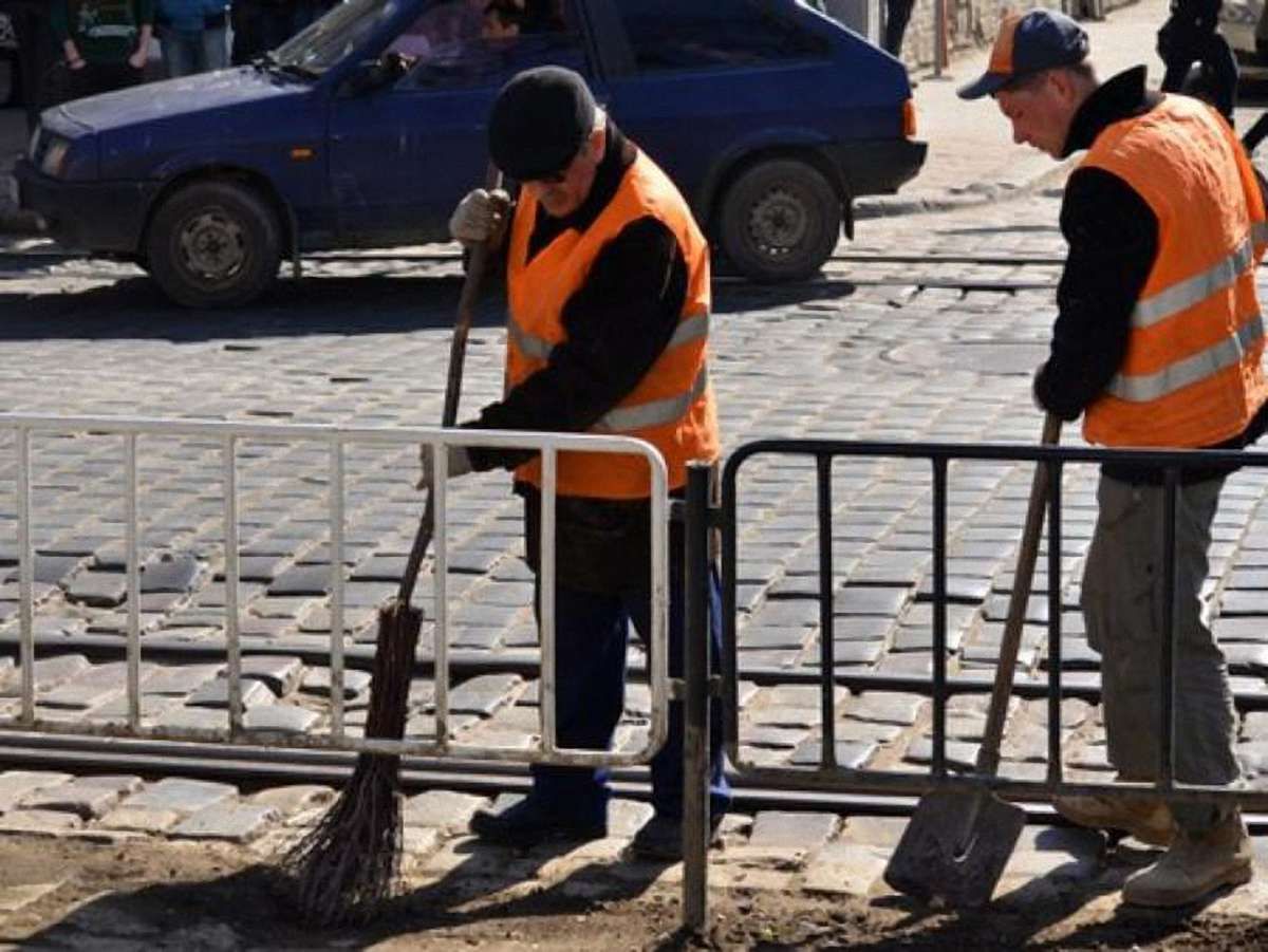 Мерія зобов’язала підприємців прибирати Львів власним коштом