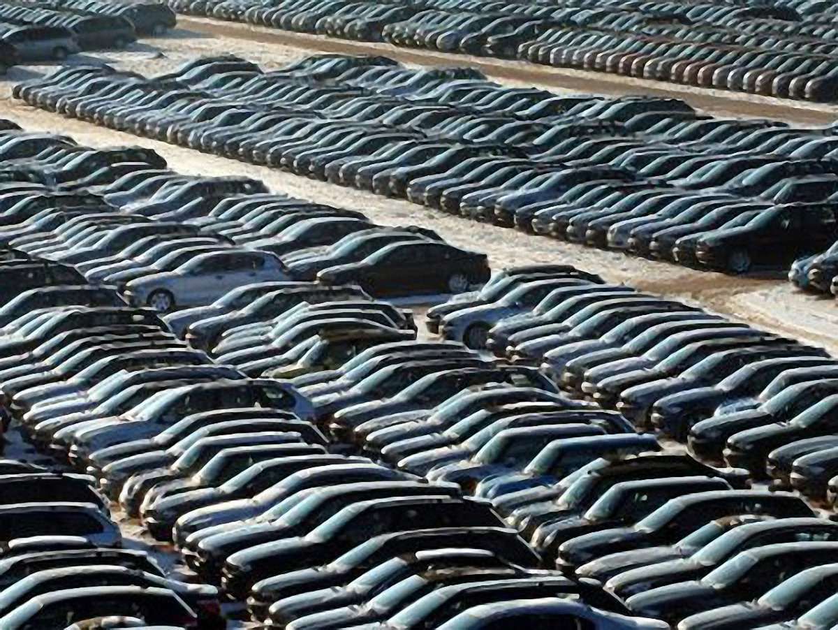 Українці за півроку купили іномарок на $2 мільярди