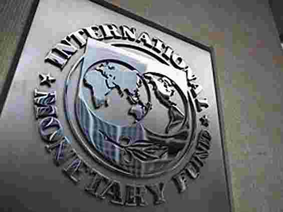 МВФ не повинен робити українців біднішими, - Азаров