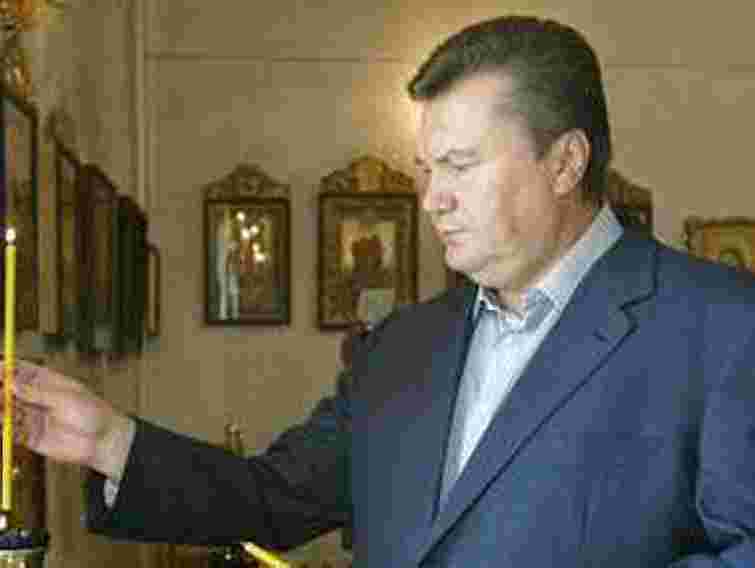 Янукович злітав на Афон за 600 тисяч гривень