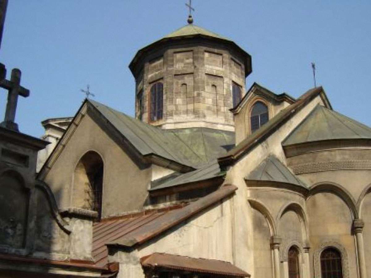 Два собори у Львові перейдуть у комунальну власність