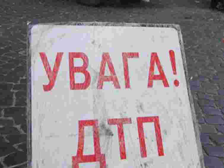 На Волині зіткнулись автобус і вантажівка: травмовано 11 осіб