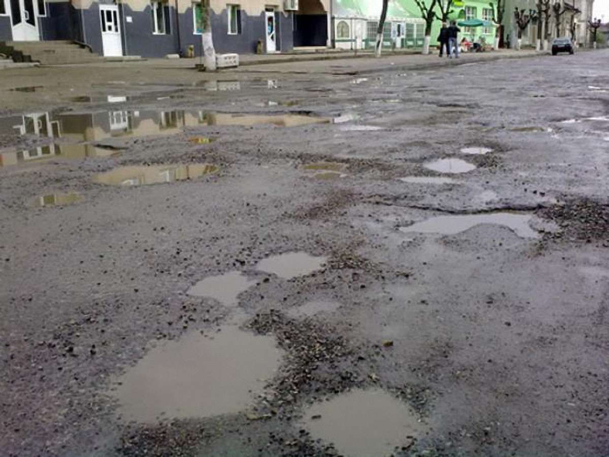 На Львівщині близько тисячі осіб перекрили міжнародну трасу 