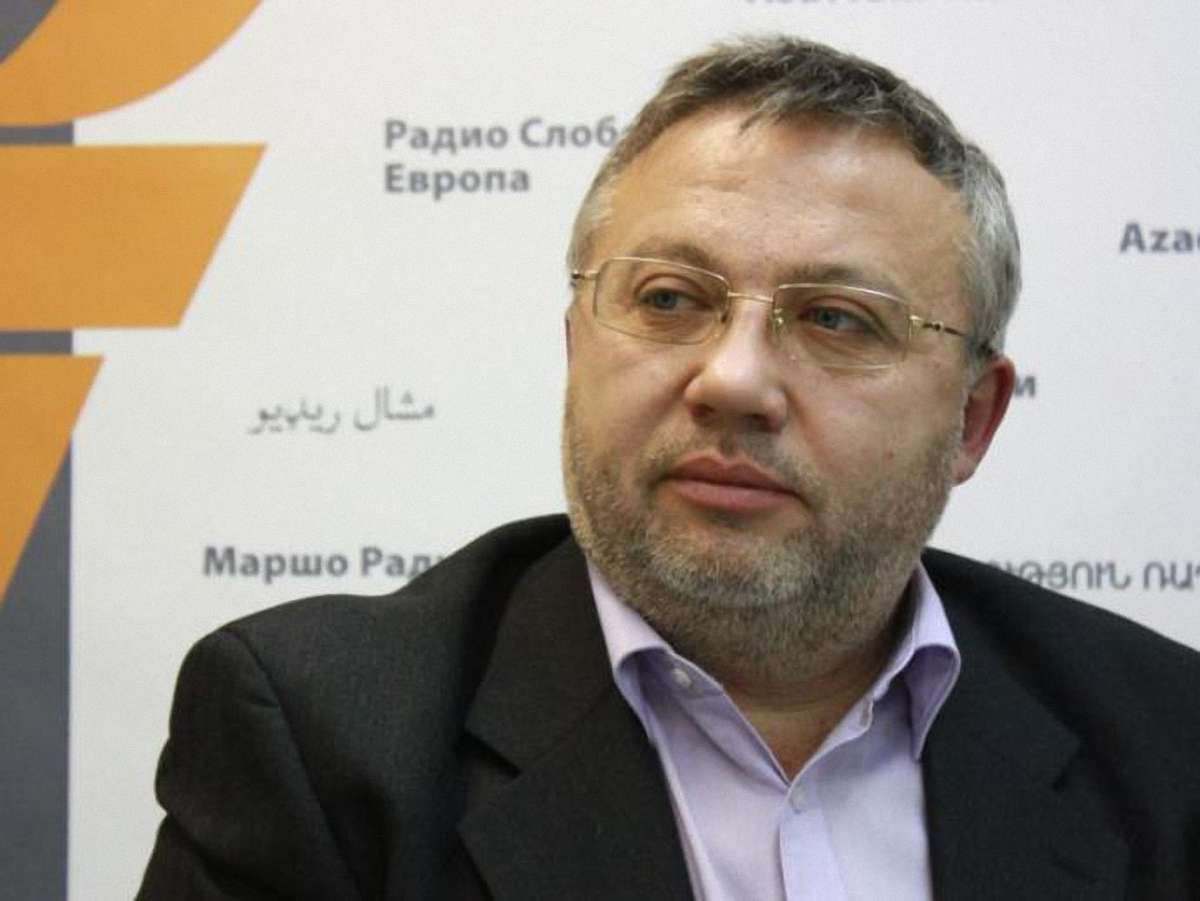 Курс гривні традиційно падає перед виборами, – експерт