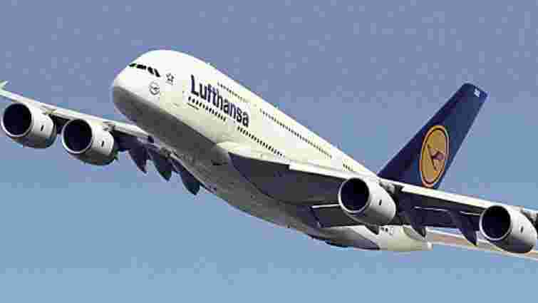 Бортпровідники Lufthansa погрожують добовим страйком