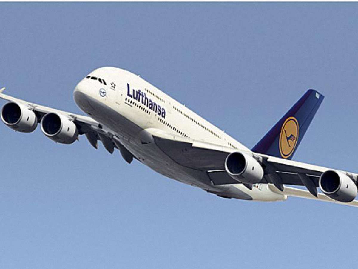 Бортпровідники Lufthansa погрожують добовим страйком