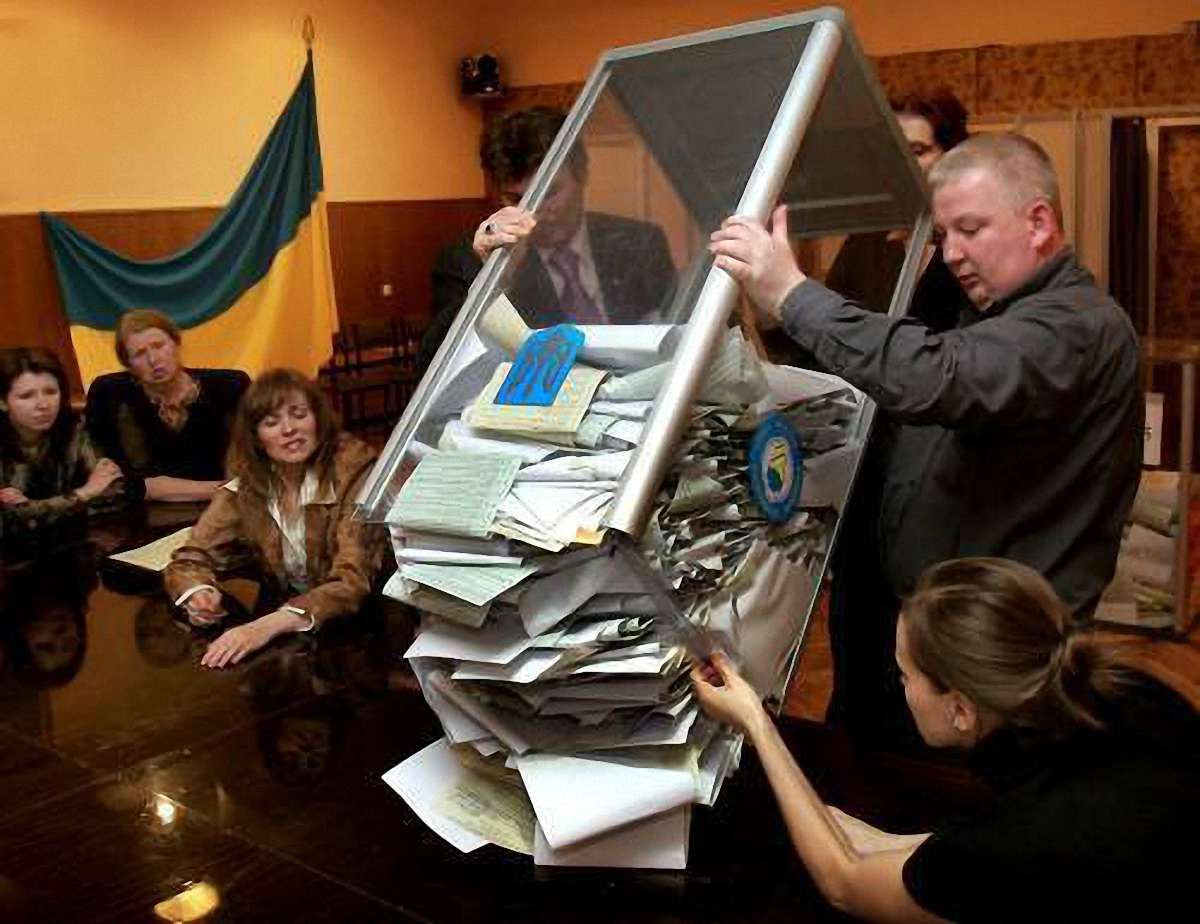 Канада надішле майже півсотні спостерігачів на вибори 