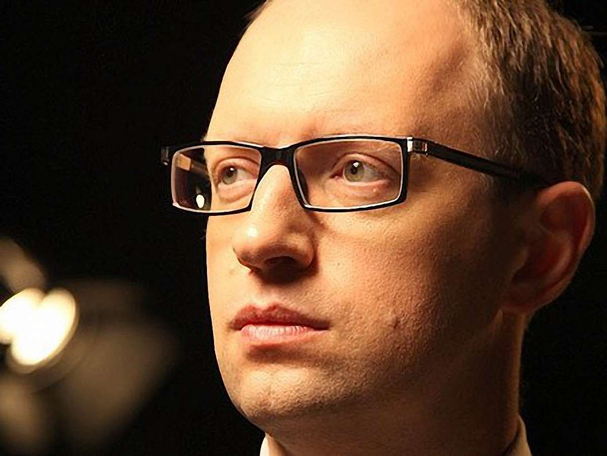 Опозиція вимагає від Азарова звіту щодо фінансового колапсу