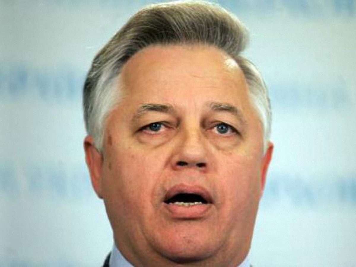 Симоненко звинувачує у валютних коливаннях олігархів