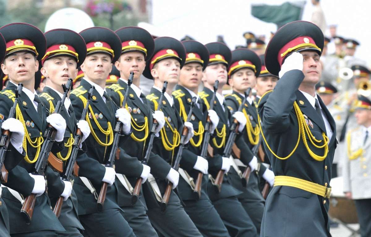 Міноборони хоче скоротити чисельність армії майже вдвічі