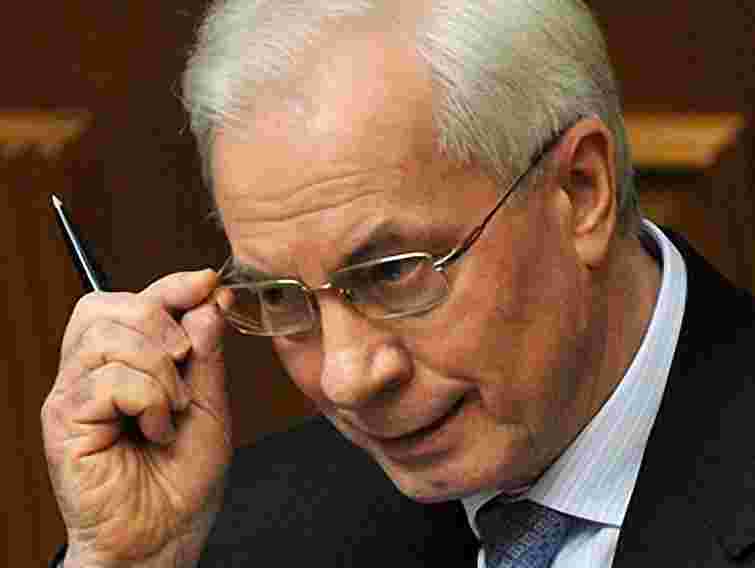 Азаров: Криза серйозно зачіпає Україну