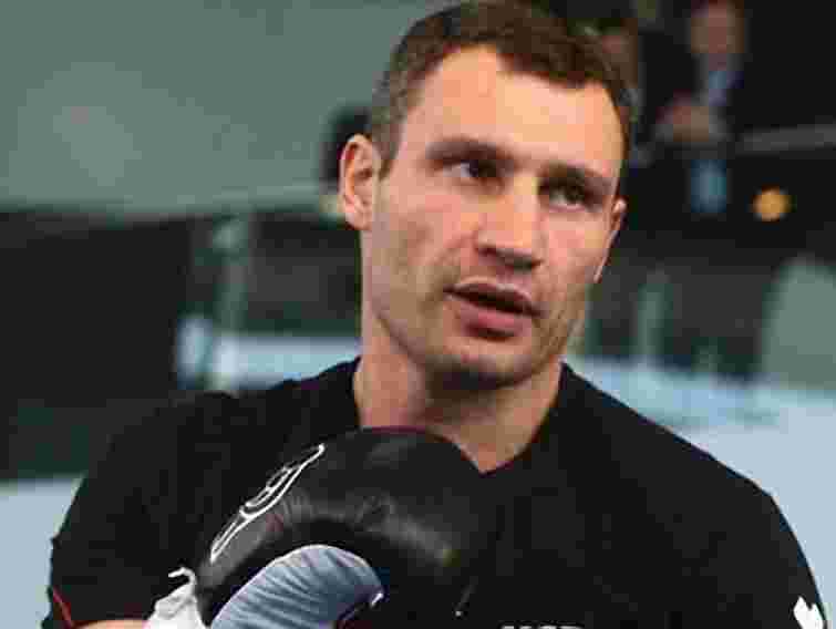 Кличко пообіцяв нокаутувати Чарра