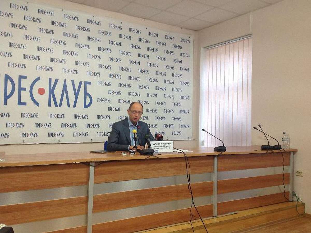 Яценюк про мажоритарників: Ви хотіли молодь – ми дали молодь