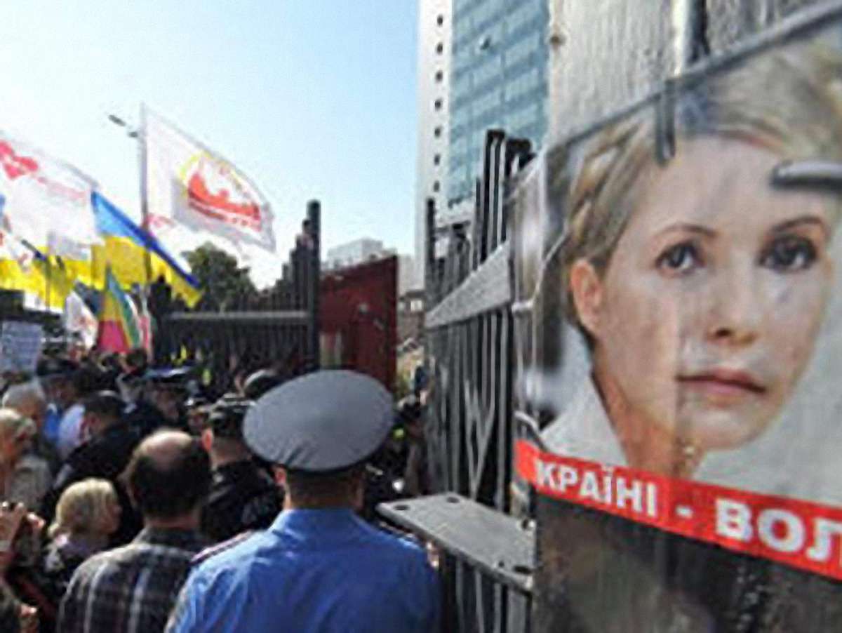 Суд над Тимошенко перенесено на 15 жовтня