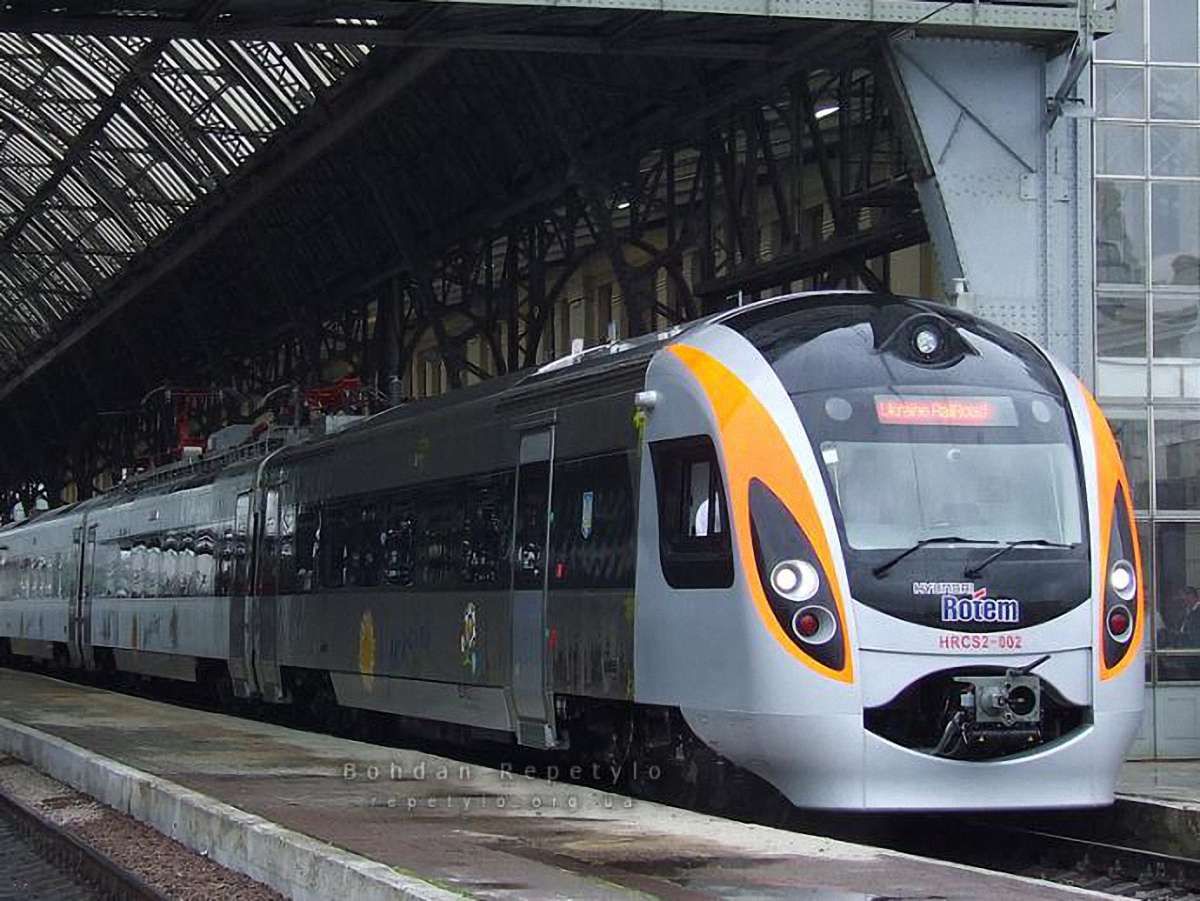 Азаров виділить майже 770 млн грн на аналог Hyundai