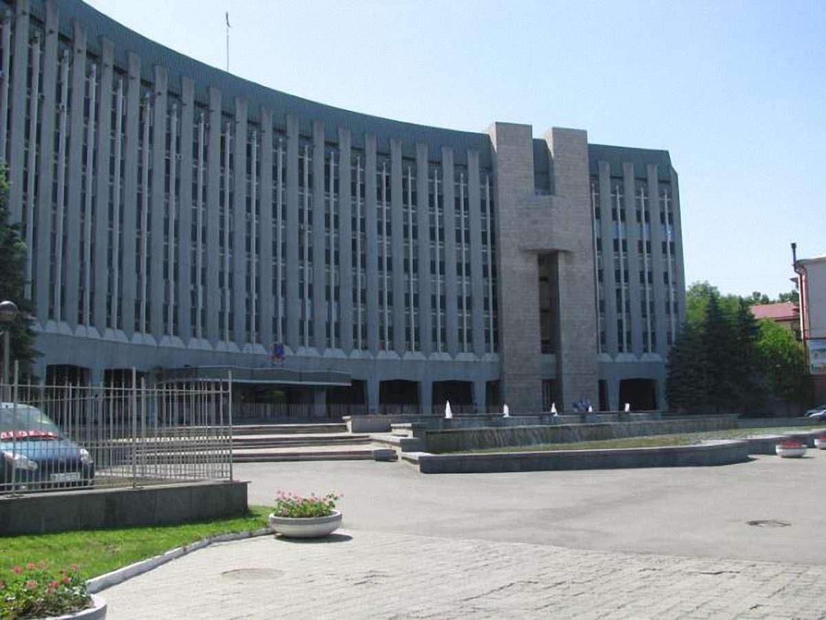 Російська стала регіональною у Дніпропетровську