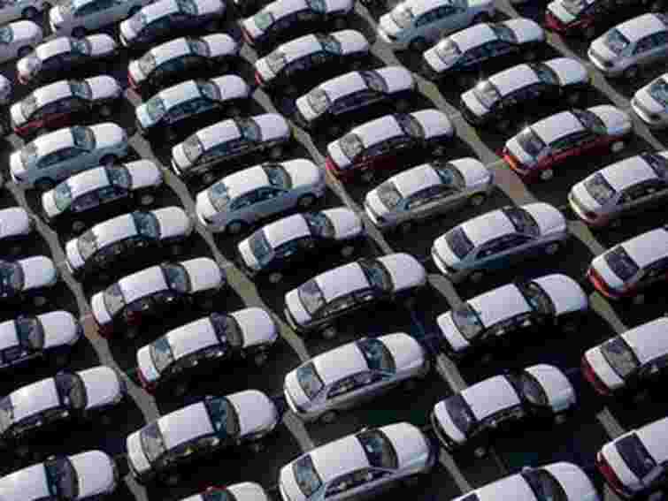 Україна ввела утилізаційний збір на ввіз російських автівок і автобусів