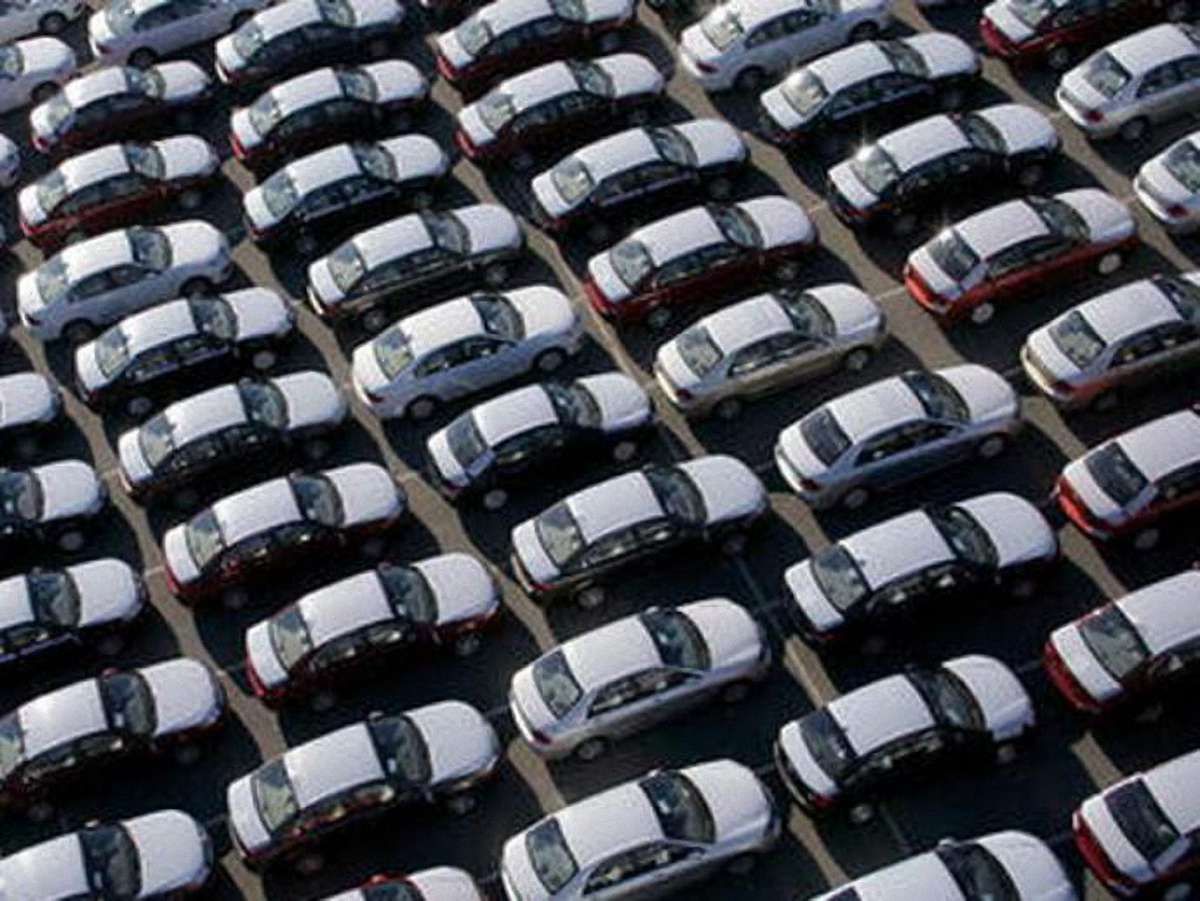 Україна ввела утилізаційний збір на ввіз російських автівок і автобусів