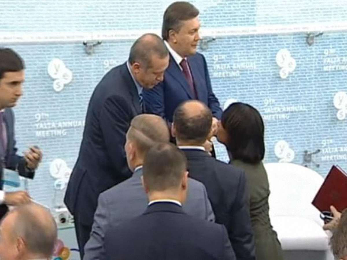 На форумі у Ялті Кондоліза Райс проігнорувала Януковича. Фото