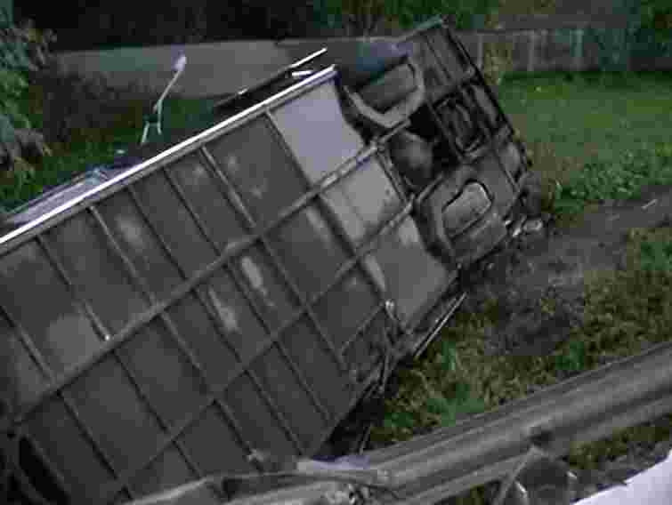 На Хмельниччині перекинувся автобус: є жертви