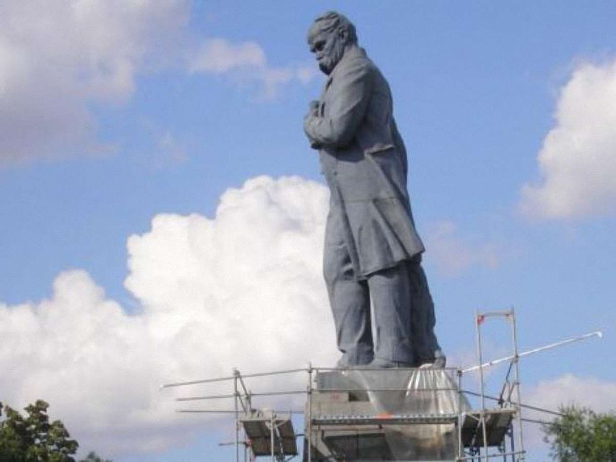 Пам’ятник Шевченку в Дніпропетровську реконструюють за 4 млн грн