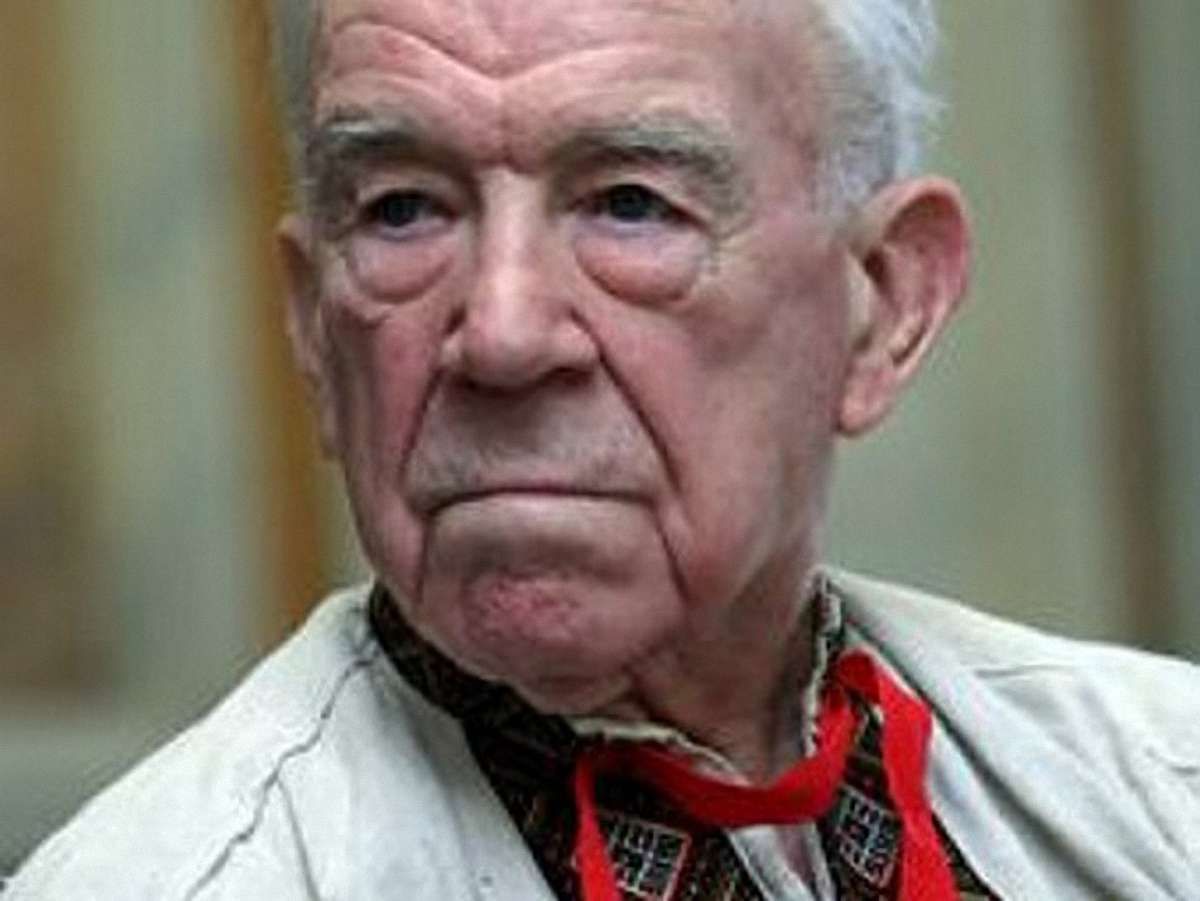Януковича закликали дати звання Героя оунівцю Стахіву