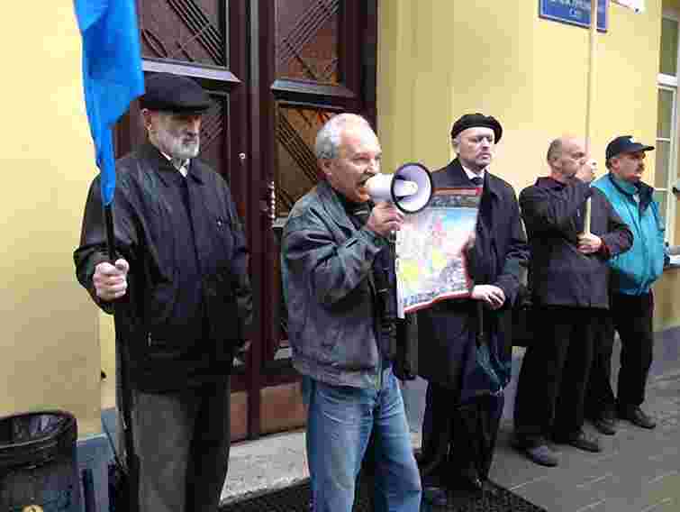 Треба демонтувати пам’ятник Радянській армії, – з пікету у Львові