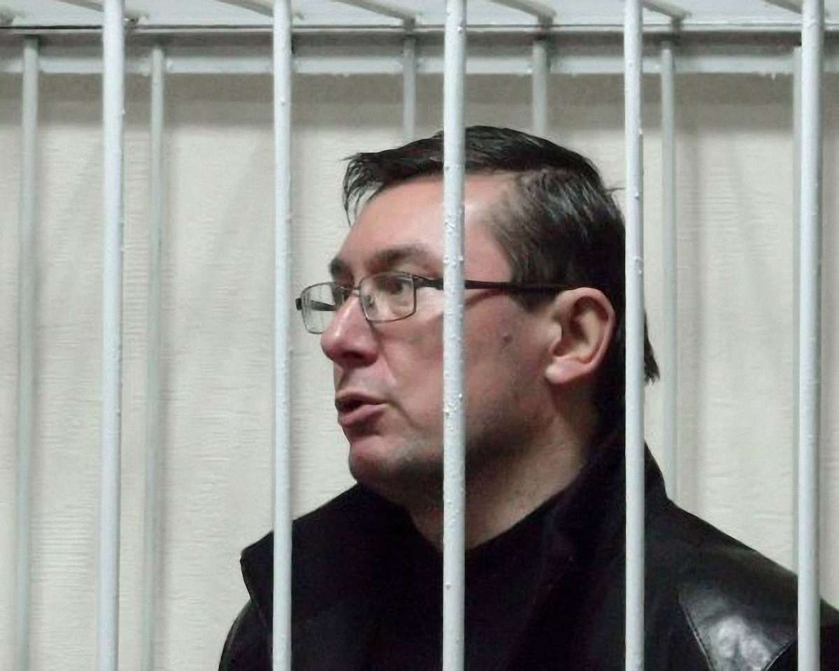 Здоров’я Луценка погіршилось: до нього не пускають лікарів