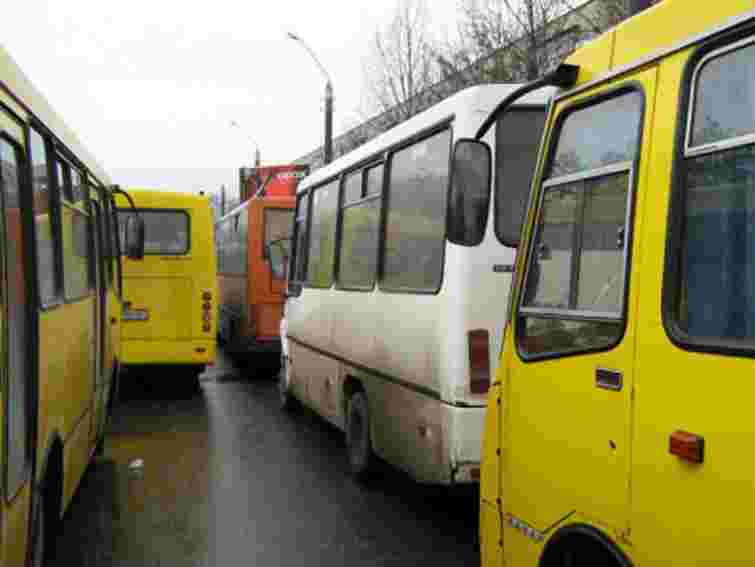 Владу Львова просять повернути маршрут №1001, – депутат