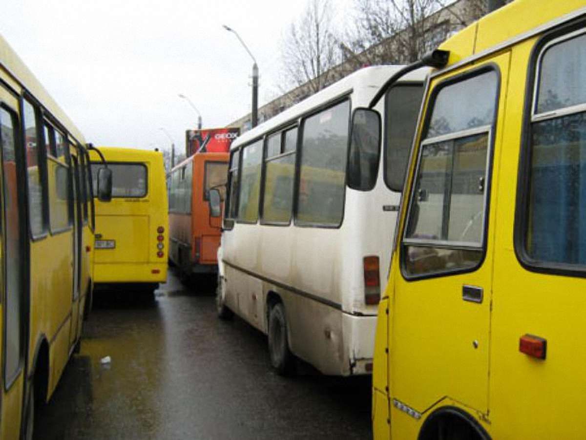 Владу Львова просять повернути маршрут №1001, – депутат