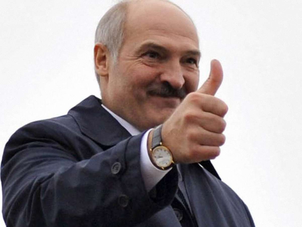 Лукашенко: Нам не потрібні революції
