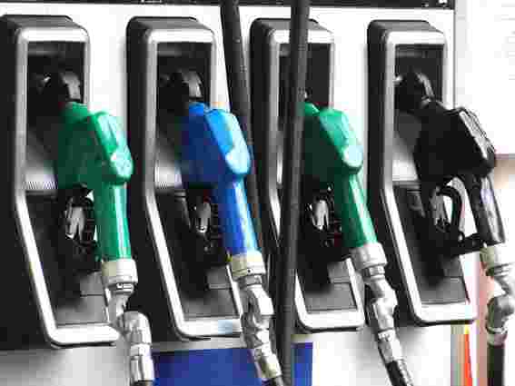 З 1 грудня бензин в Україні подорожчає на 1,09 грн/л, - Forbes