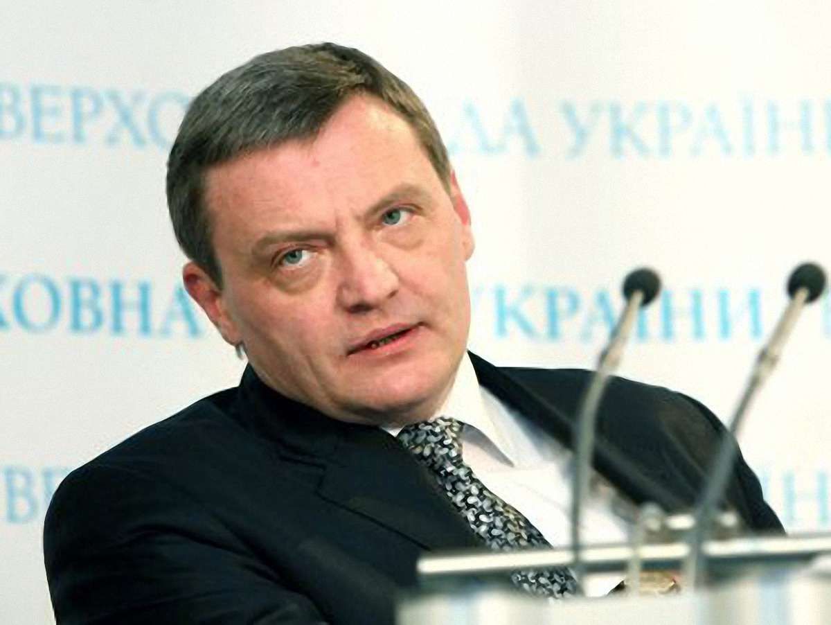 Влада намагається поставити українців у стійло, - нардеп