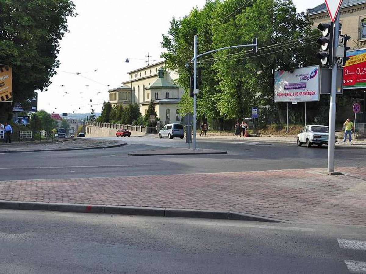 За проблемний світлофор на розі Пасічної-Личаківської візьметься комісія