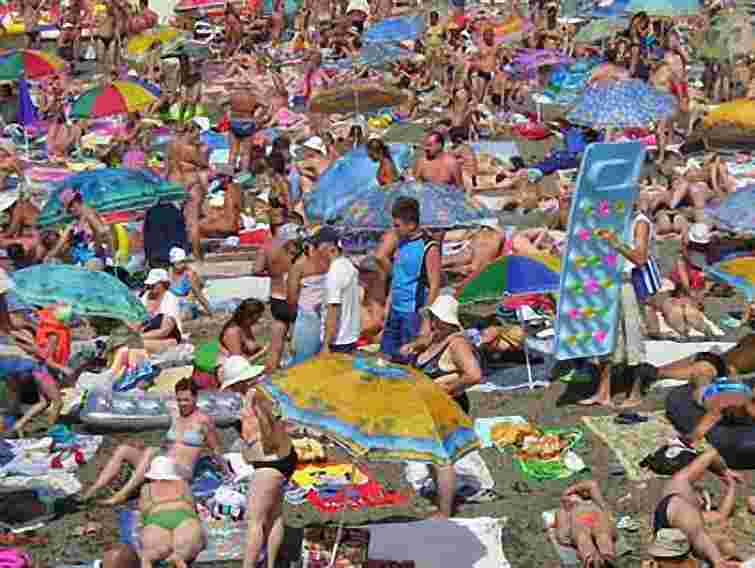 Четвертина усіх туристів у Криму – росіяни