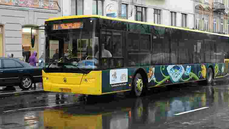 Перевізники Львова мають замінити 53 автобуси на великі