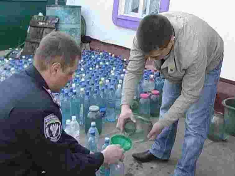 Експерт: Кожна друга пляшка горілки в Україні – підробка