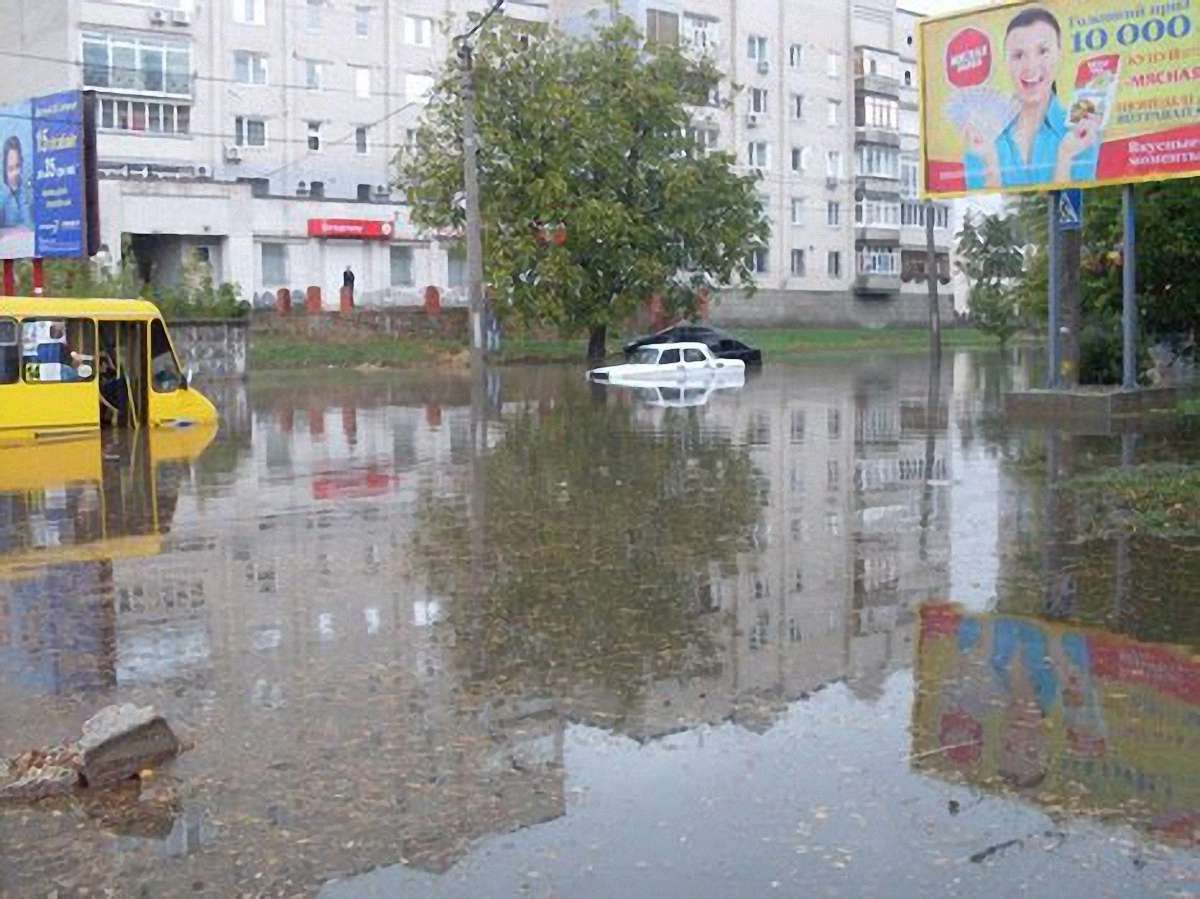 У Кіровограді за три години випала двомісячна норма дощу. Фото