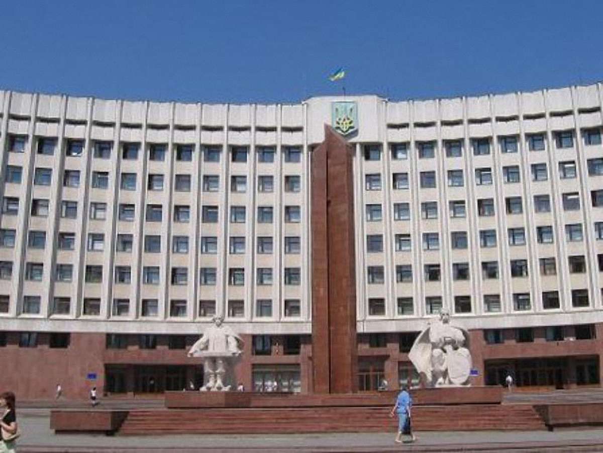 Івано-Франківська облрада захистила мову від прокурора