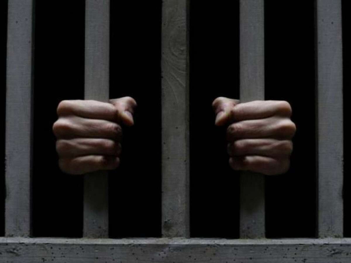 В Італії через ймовірні зв'язки з мафією звільнені 30 чиновників і мер міста