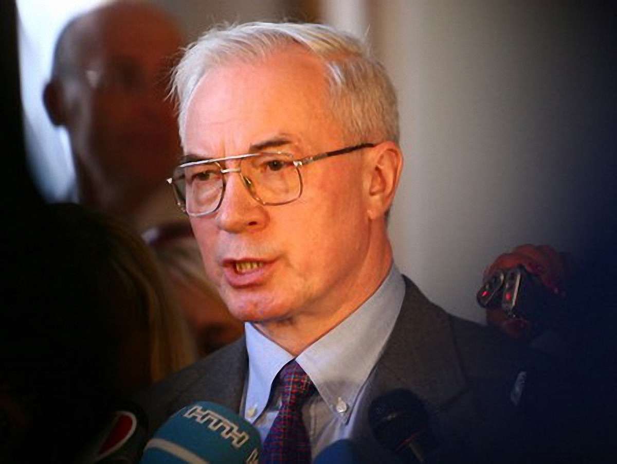 Азаров просить кабельників відновити мовлення ТВі