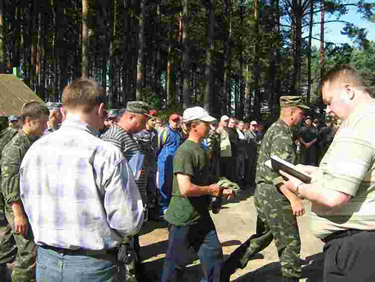 На Рівненщині понад 160 людей шукають дитину, що загубилась у лісі