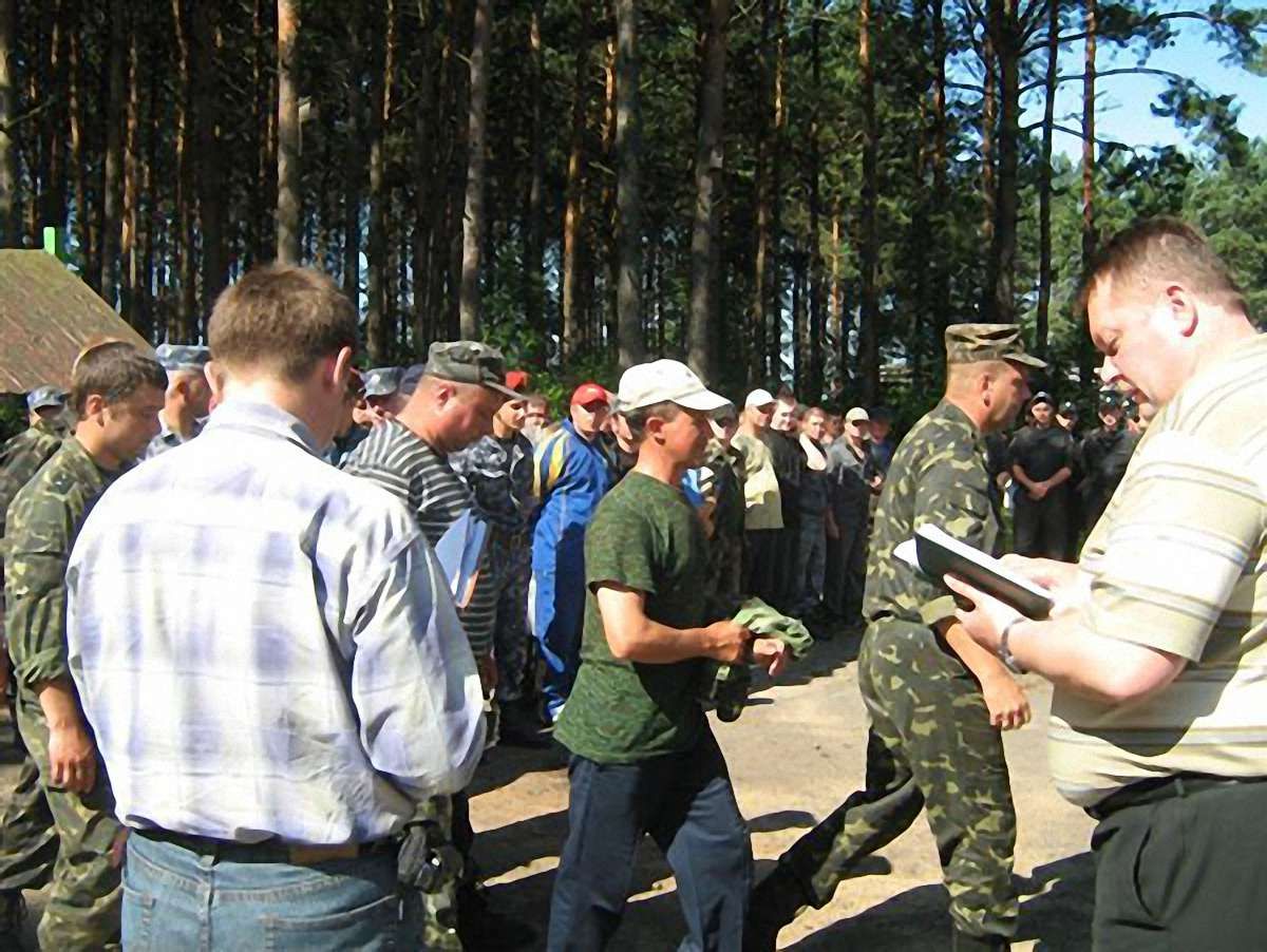 На Рівненщині понад 160 людей шукають дитину, що загубилась у лісі